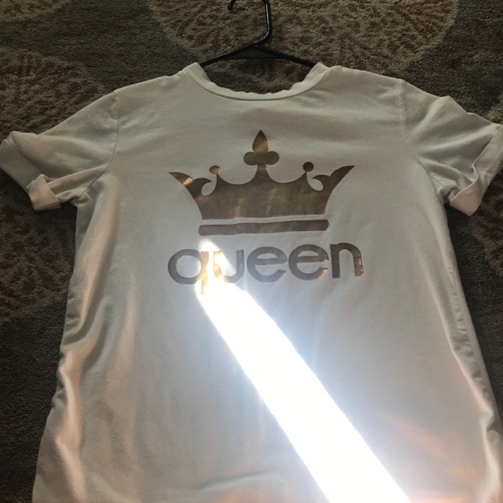 Brand new papaya shirt w cute design